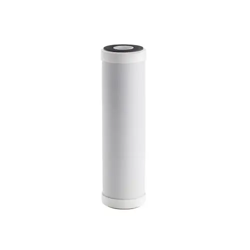 Weiße, zylindrische Filterpatrone auf weißem Hintergrund, oben mit schwarzem Deckel. Produkt ist von BWT und dient der Filtration.